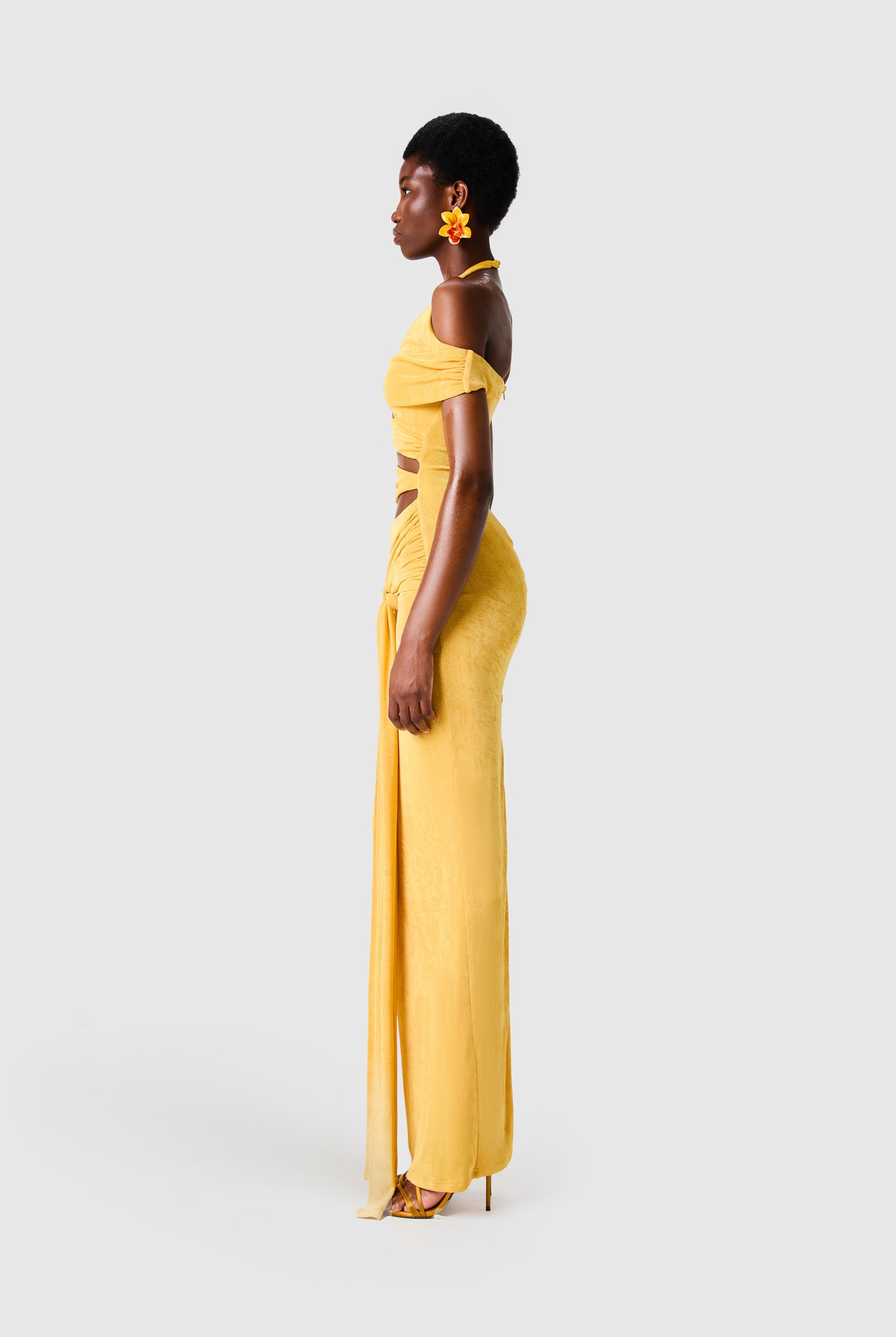 Cut Out Halter Maxi - Yellow